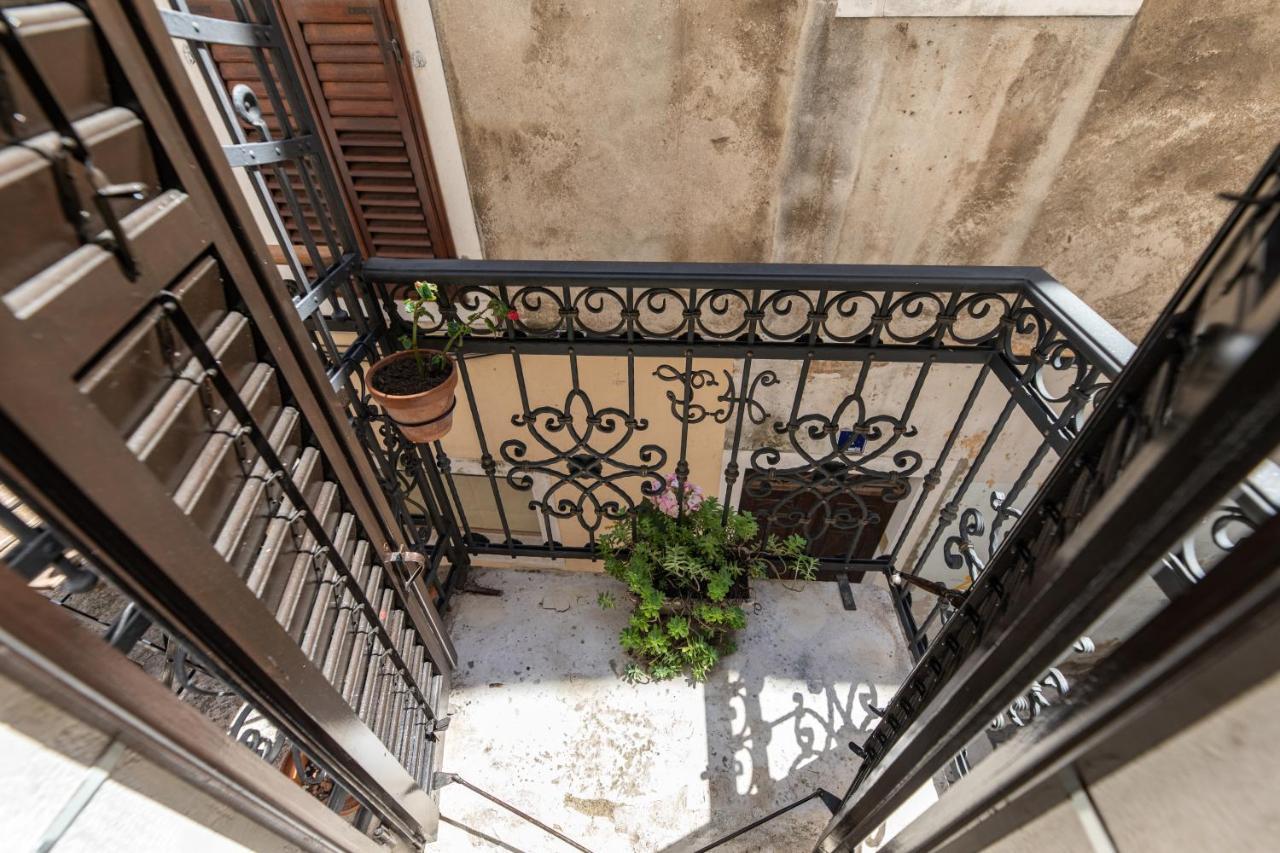 Stanley Helenski - Apartment In Old Town Šibenik Exterior foto