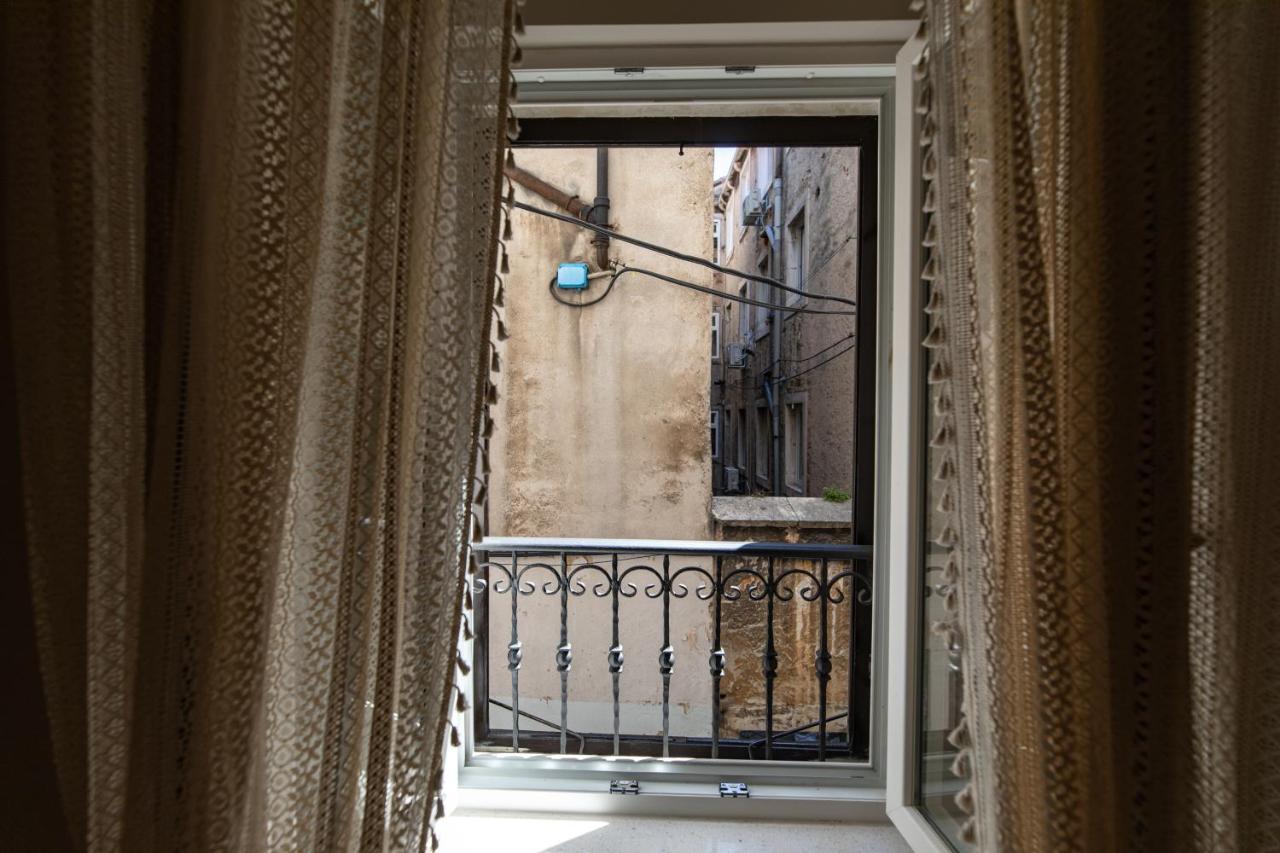 Stanley Helenski - Apartment In Old Town Šibenik Exterior foto